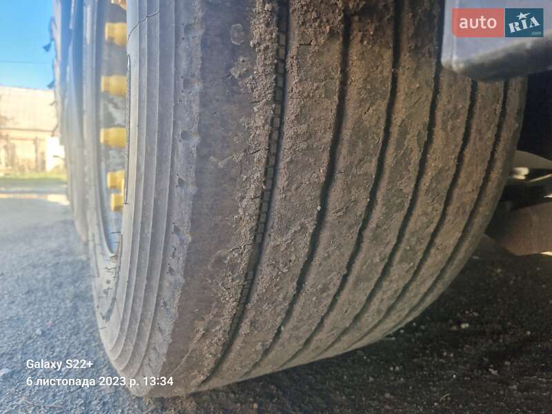 Бортовий напівпричіп Schwarzmuller Mega 2009 в Полтаві