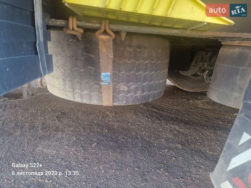 Бортовий напівпричіп Schwarzmuller Mega 2009 в Полтаві