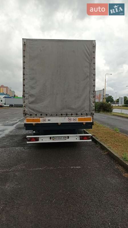 Бортовой полуприцеп Schwarzmuller SPA-3E 2005 в Ужгороде