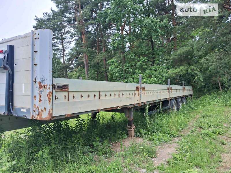 Бортовий напівпричіп Schwarzmuller SPA-3E 2007 в Новояворівську