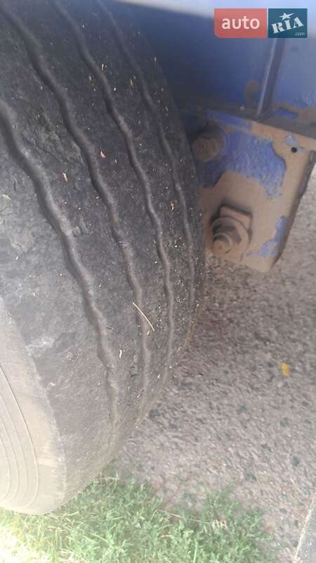 Бортовой полуприцеп Schwarzmuller SPA-3E 2004 в Каменском