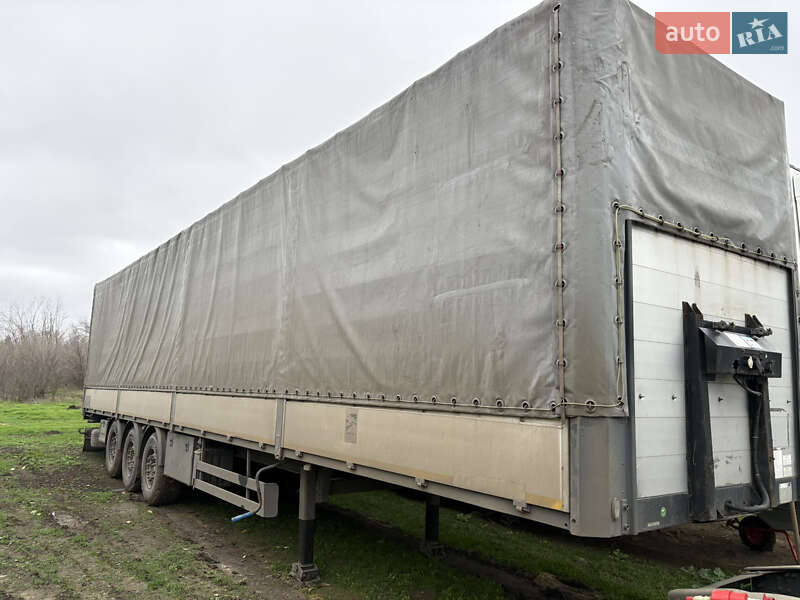 Тентованный борт (штора) - полуприцеп Schwarzmuller SPA-3E 2008 в Сарате фото Тентованный борт (штора) - полуприцеп Schwarzmuller SPA-3E 2008 в Сарате