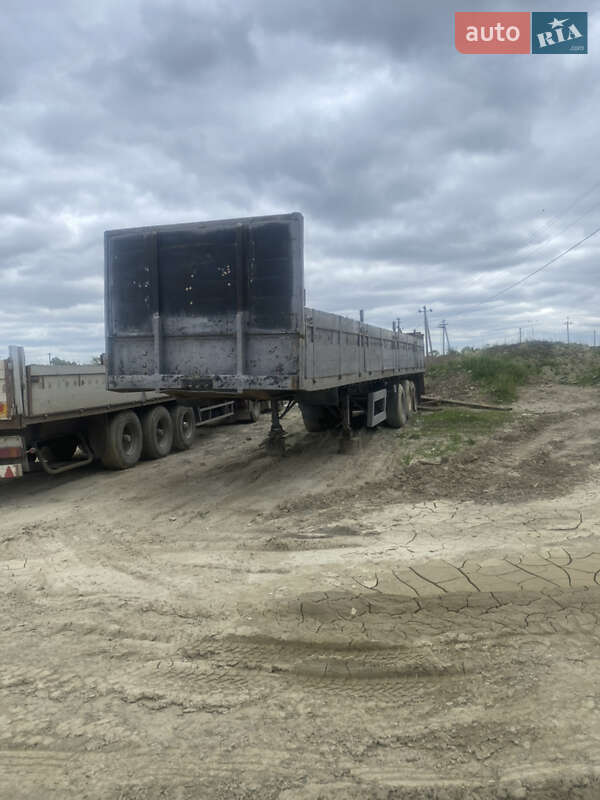 Бортовой полуприцеп Schwarzmuller SPA-3E 1993 в Ивано-Франковске