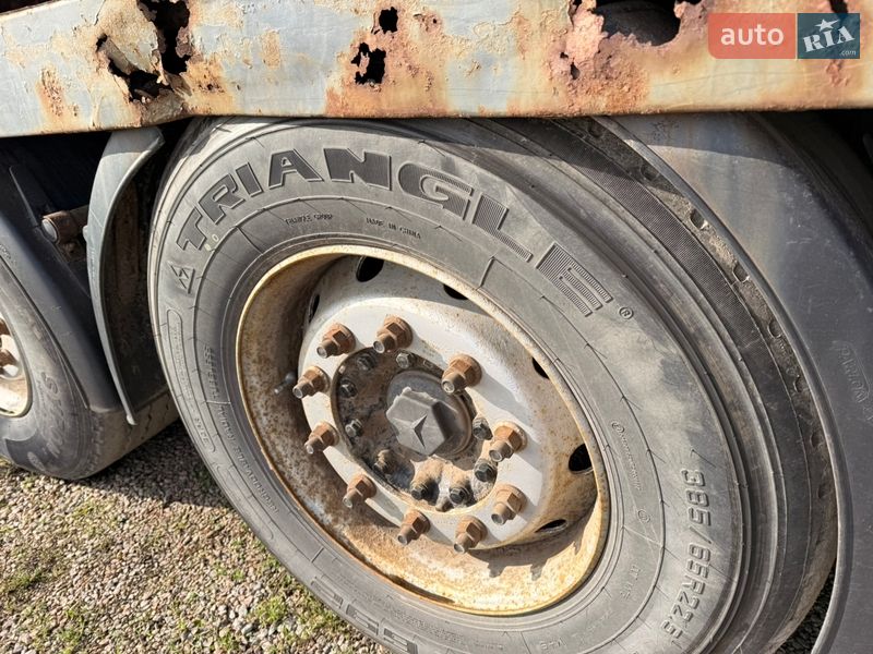 Платформа Schwarzmuller SPA-3E 2004 в Умани