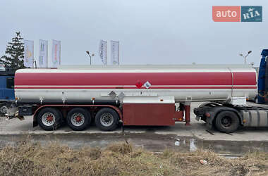 Цистерна напівпричіп Schwarzmuller TSL 1996 в Харкові