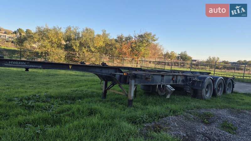 Контейнеровоз Schweriner CS 40 GV 2000 в Великому Дальнику