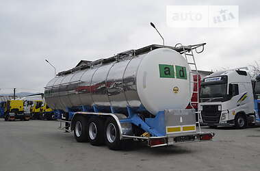 Цистерна напівпричіп Schwingenschlogel DST-30L/V2A 2003 в 