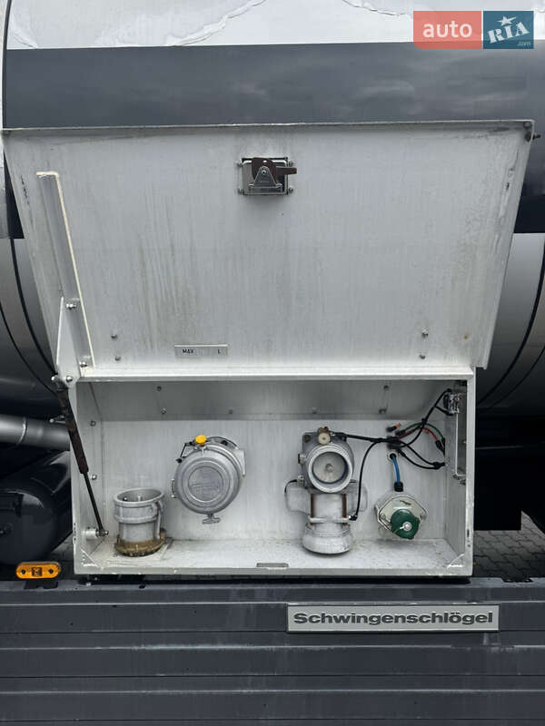 Цистерна Schwingenschlogel DST-30L/V2A 2004 в Мукачевому