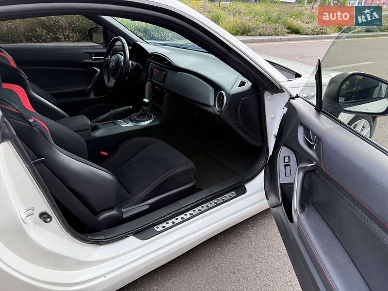Купе Scion FR-S 2015 в Киеве