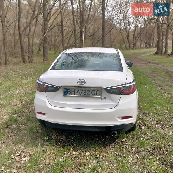 Седан Scion iA 2016 в 