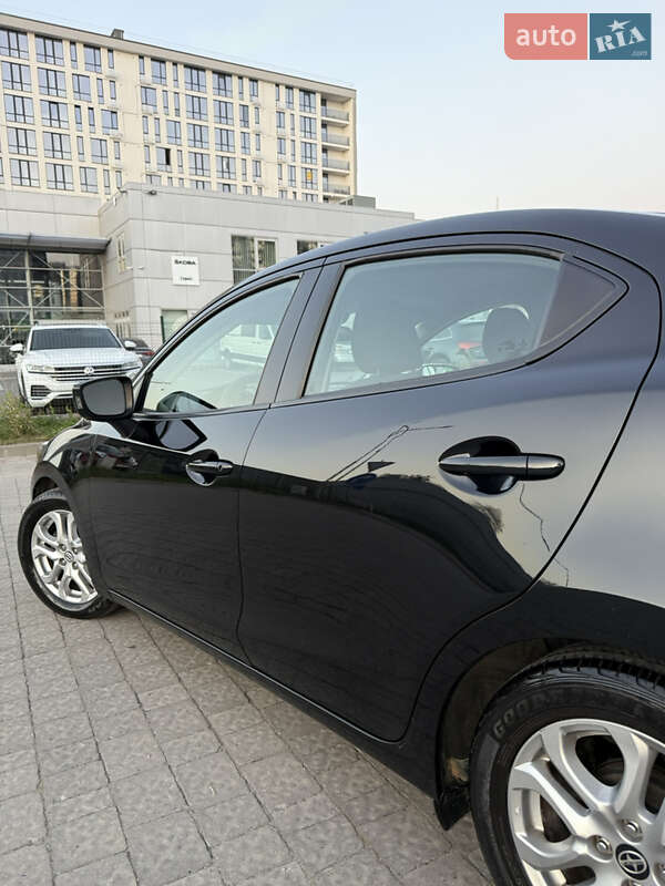 Седан Scion iA 2015 в Ивано-Франковске