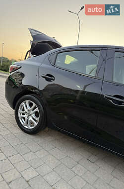 Седан Scion iA 2015 в 