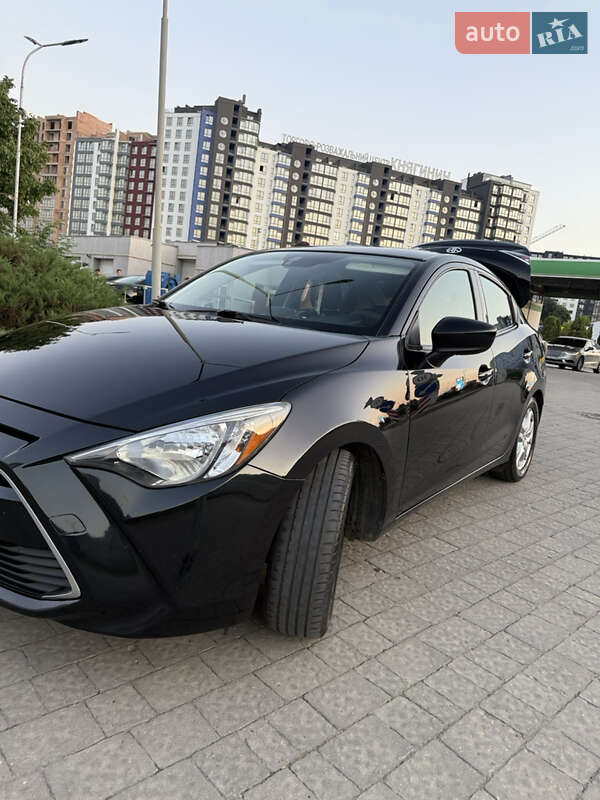 Седан Scion iA 2015 в Ивано-Франковске