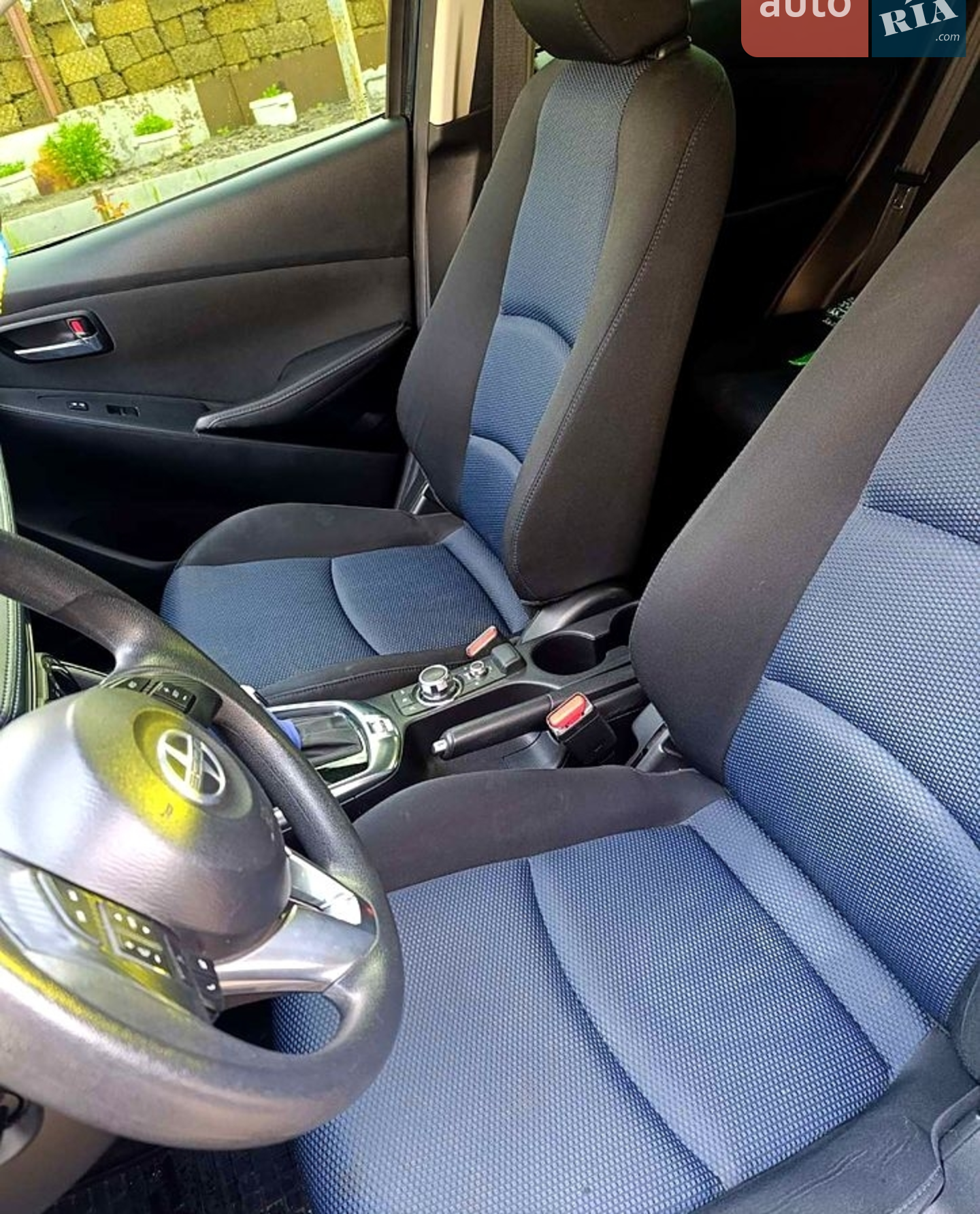 2016 Scion iA - мініатюра 2