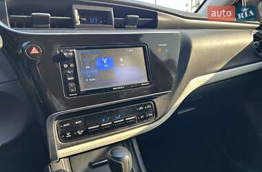 Хетчбек Scion iM 2015 в 