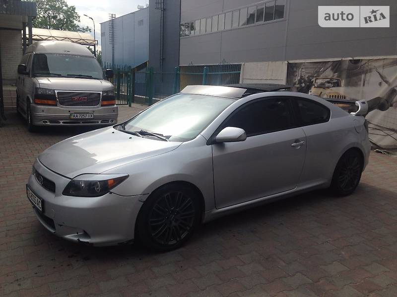 Scion tC 2005 года