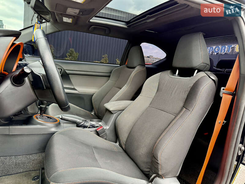 Купе Scion tC 2014 в Киеве
