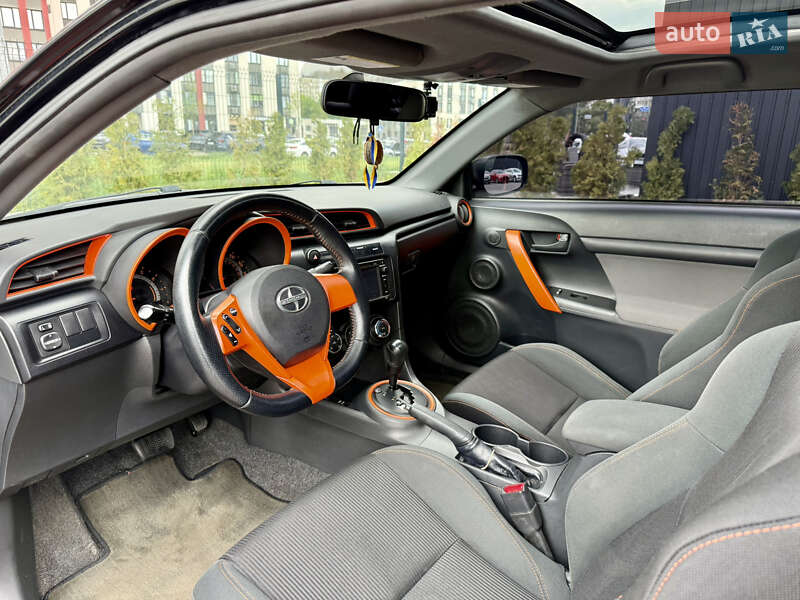 Купе Scion tC 2014 в Киеве