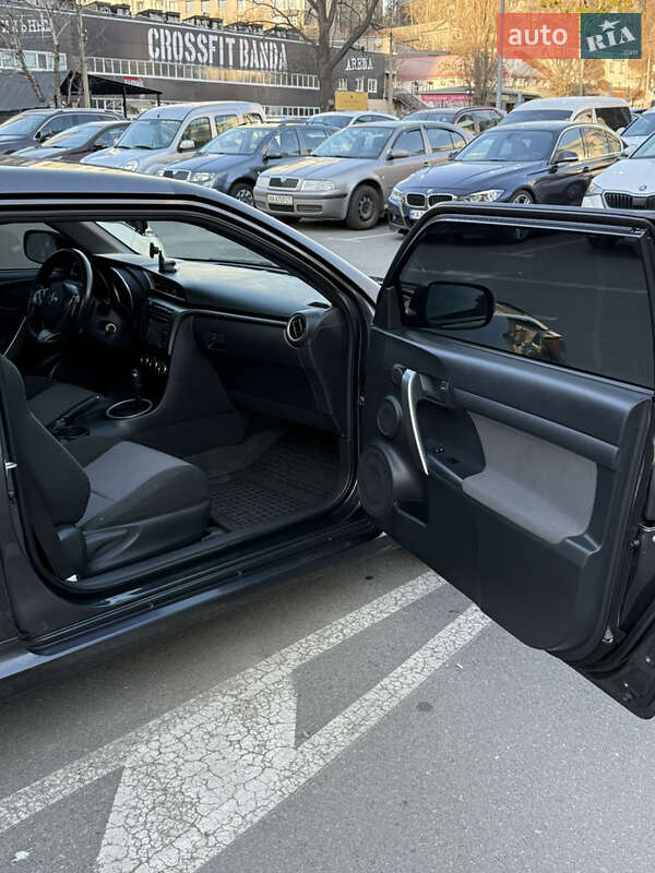 Купе Scion tC 2014 в Киеве