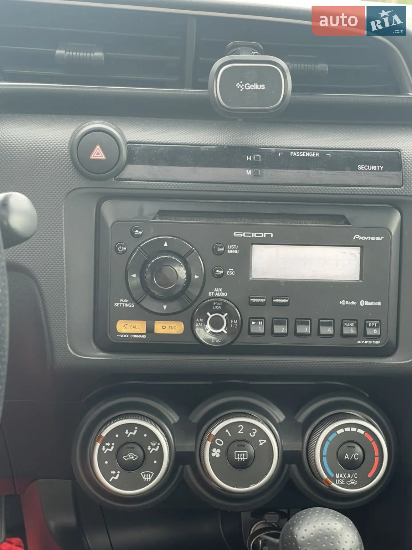 2011 Scion tC - мініатюра 6