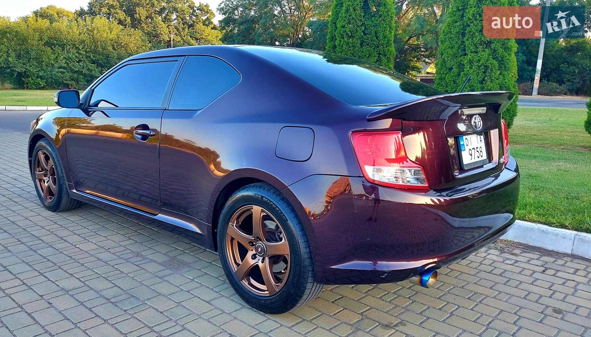 2011 Scion tC - мініатюра 18