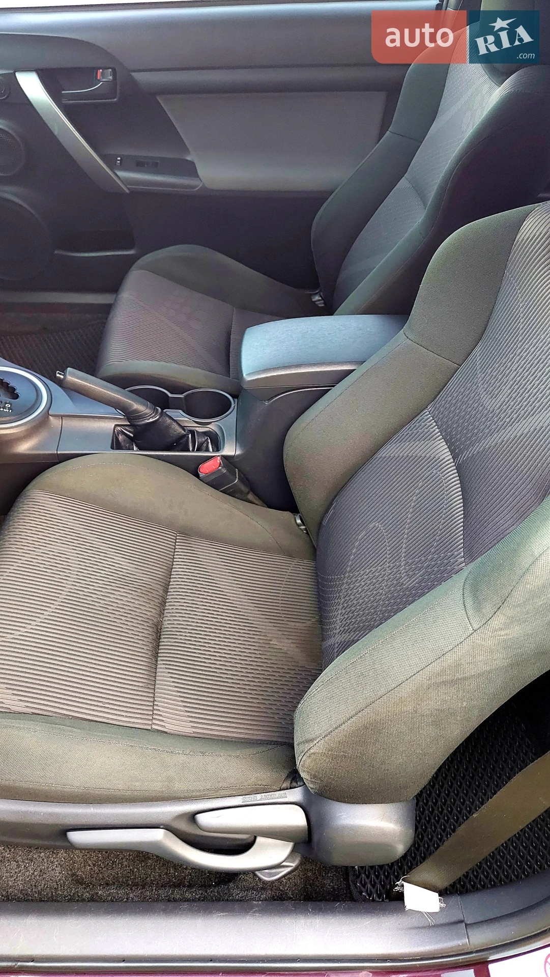 2011 Scion tC - мініатюра 60