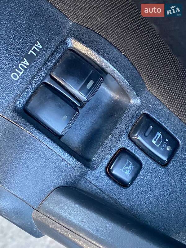 Купе Scion tC 2005 в Киеве