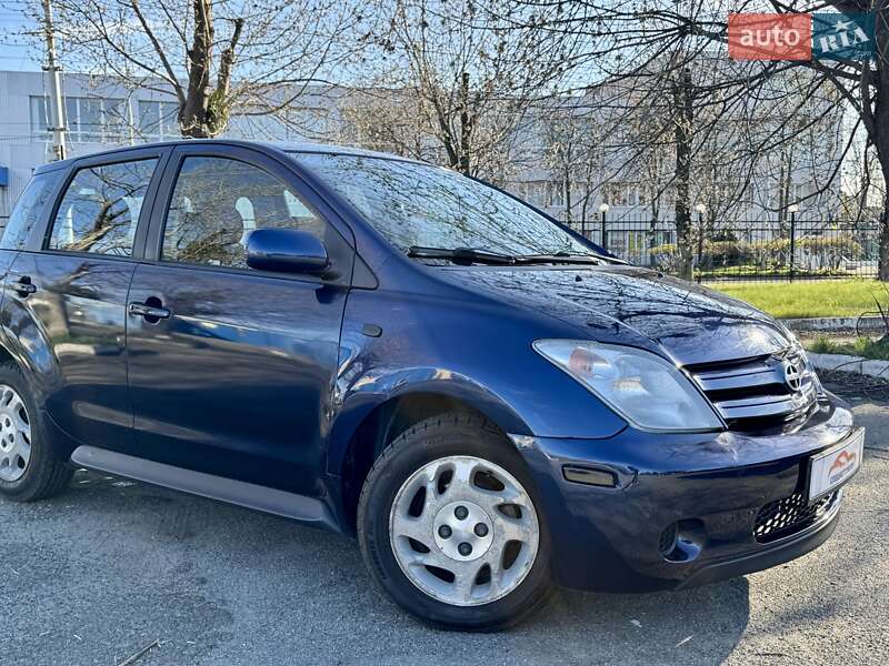Хэтчбек Scion xA 2004 в Киеве