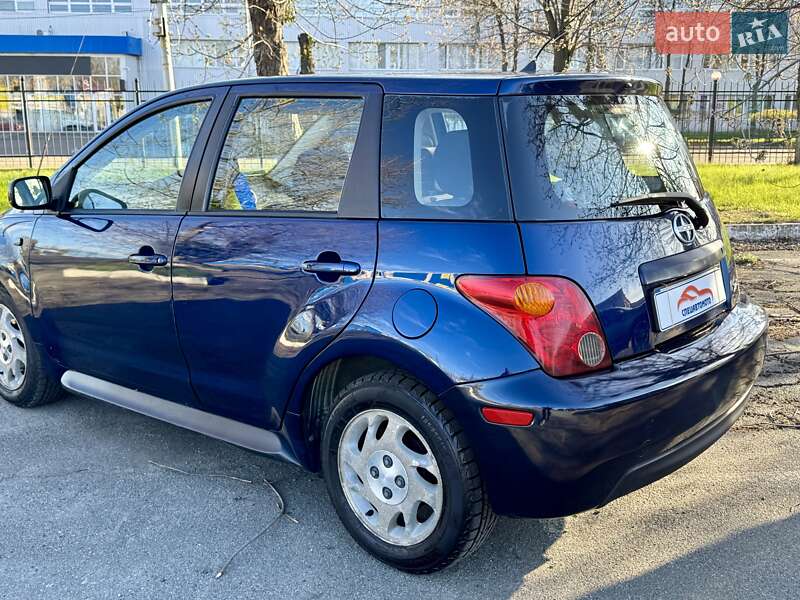 Хэтчбек Scion xA 2004 в Киеве