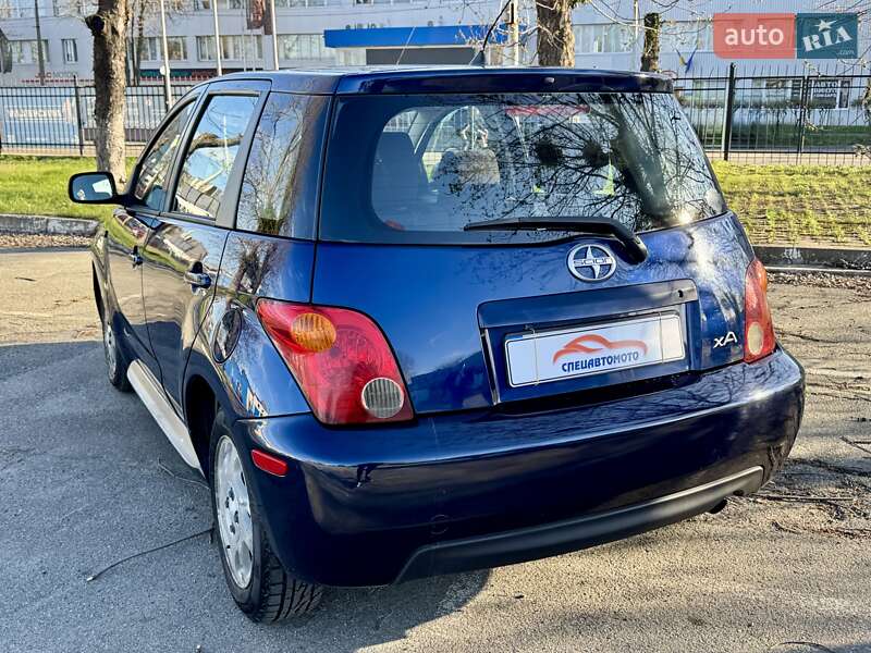 Хэтчбек Scion xA 2004 в Киеве