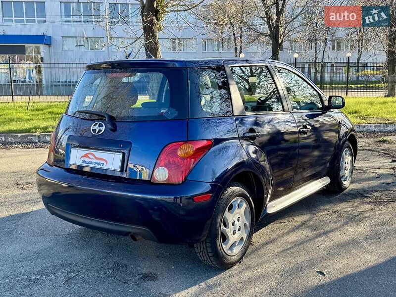 Хэтчбек Scion xA 2004 в Киеве