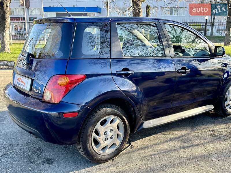 Хэтчбек Scion xA 2004 в Киеве