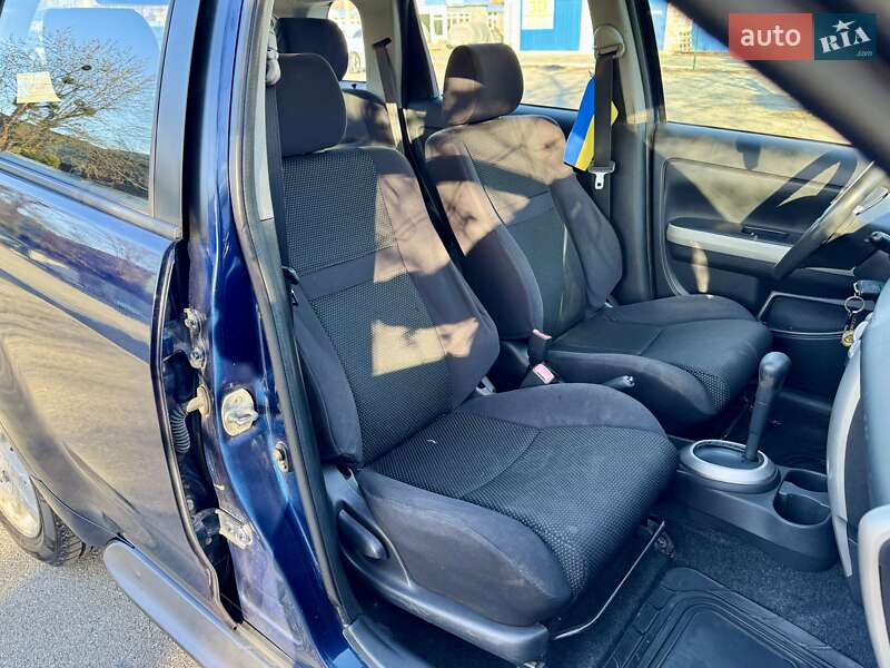 Хэтчбек Scion xA 2004 в Киеве