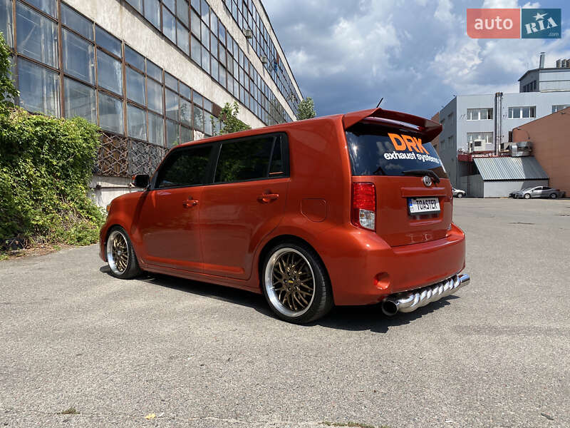 Хэтчбек Scion xB 2011 в Киеве