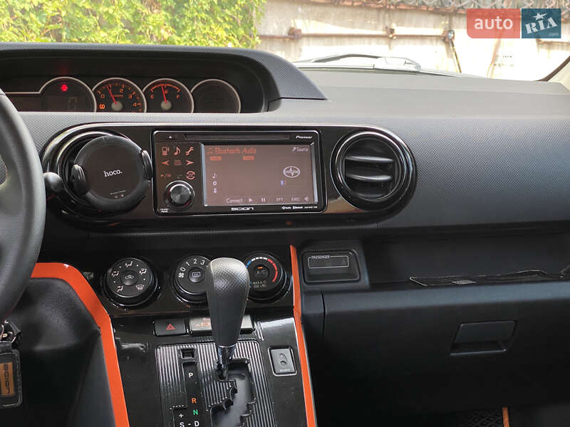 Хэтчбек Scion xB 2011 в Киеве