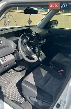Микровэн Scion xB 2013 в 