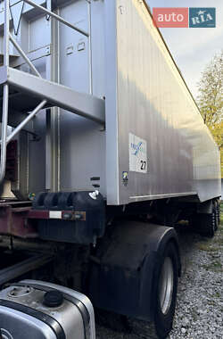 Зерновоз - напівпричіп SDC Trailers Ltd 2006 в Дніпрі