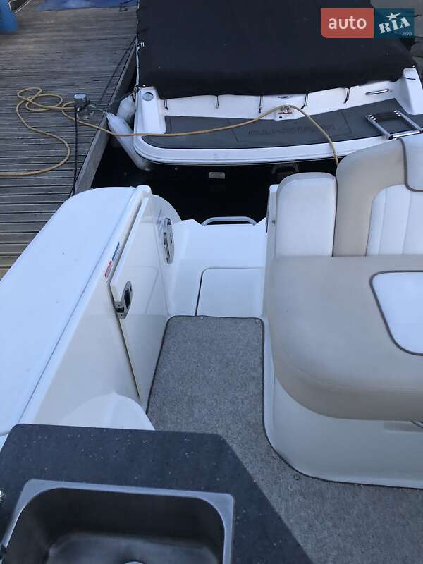 Моторная яхта Sea Ray 310 Sundancer 2012 в Киеве фото 16 Моторная яхта Sea Ray 310 Sundancer 2012 в Киеве