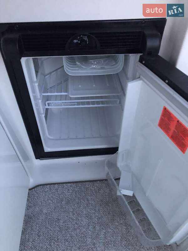 Моторная яхта Sea Ray 310 Sundancer 2012 в Киеве фото 18 Моторная яхта Sea Ray 310 Sundancer 2012 в Киеве