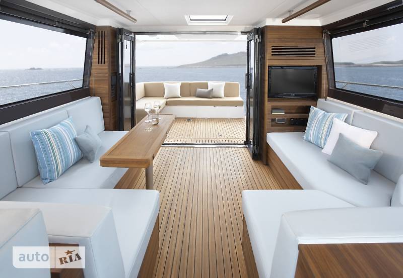 Моторная яхта SeaLine F46 2011 в Киеве