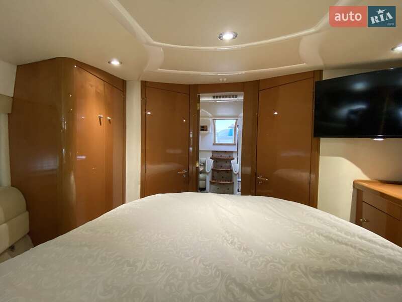 Моторная яхта SeaLine S42 2004 в Киеве фото 14 Моторная яхта SeaLine S42 2004 в Киеве