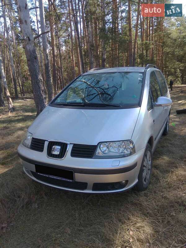 Минивэн SEAT Alhambra 2009 в Коростене