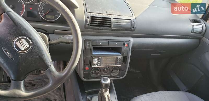 Минивэн SEAT Alhambra 2001 в Львове