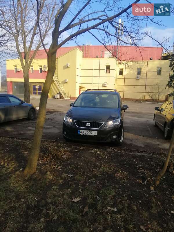 Минивэн SEAT Alhambra 2015 в Киеве