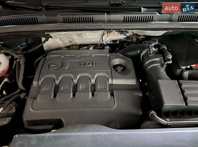 Мінівен SEAT Alhambra 2015 в Звягелі