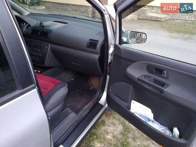 Минивэн SEAT Alhambra 2009 в Львове