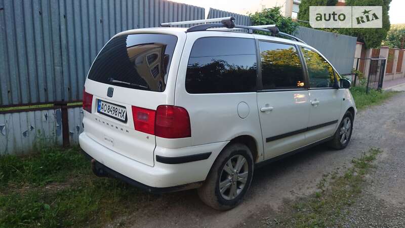 Минивэн SEAT Alhambra 2010 в Ужгороде