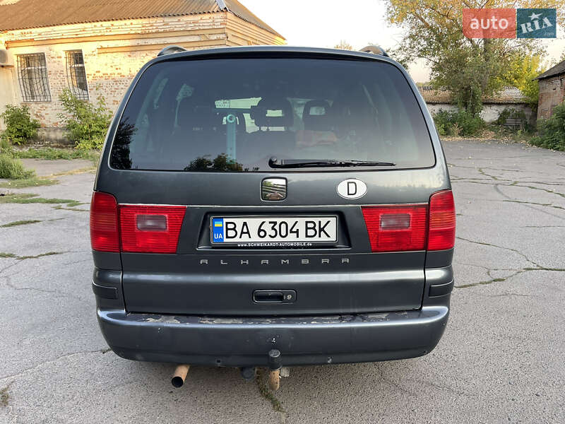Минивэн SEAT Alhambra 2008 в Новоархангельске
