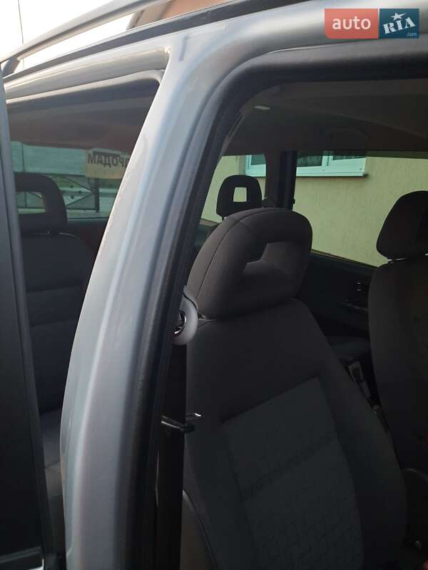 Минивэн SEAT Alhambra 2008 в Иршаве