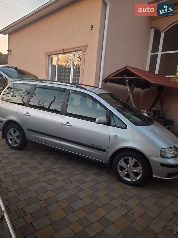 Минивэн SEAT Alhambra 2008 в Иршаве